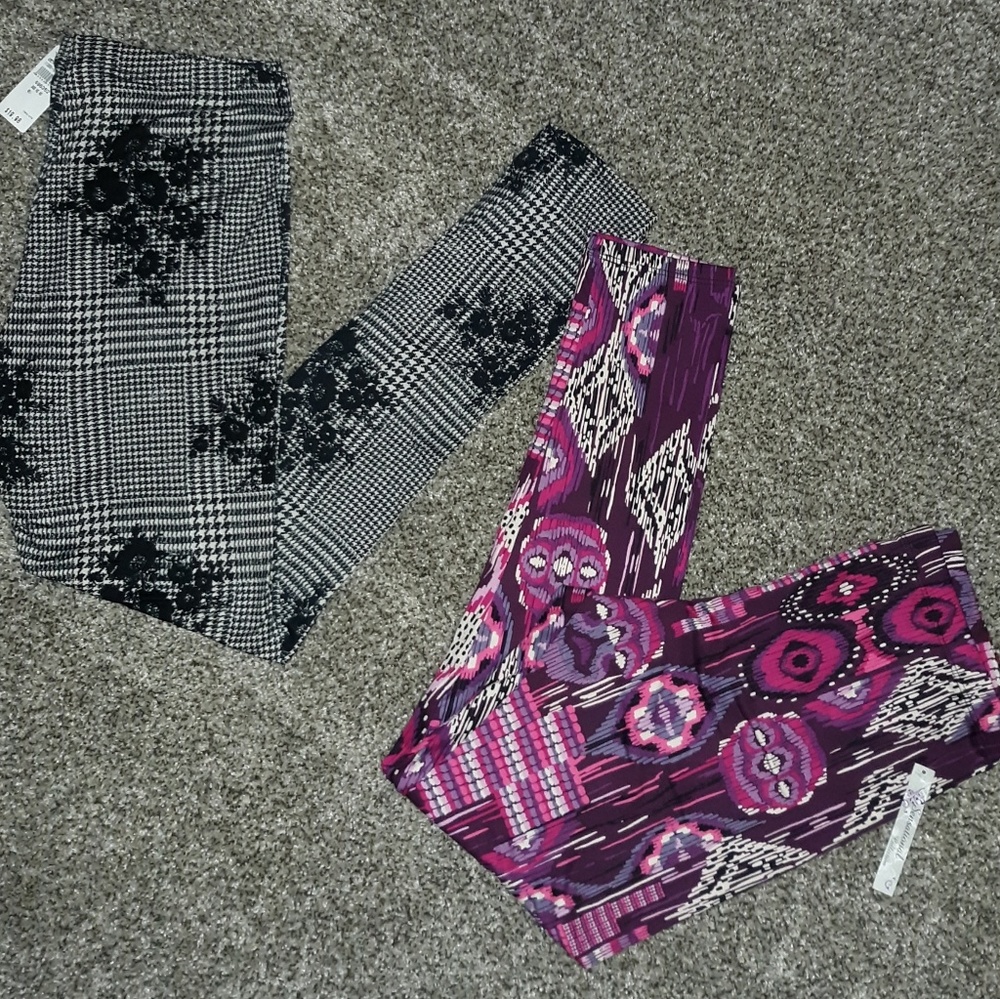 🎉4 for $15🎉bundle of patterned leggings NWT